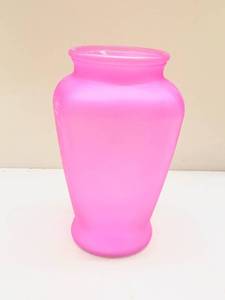 lot 566 image: Pink Frosted Glass Vase