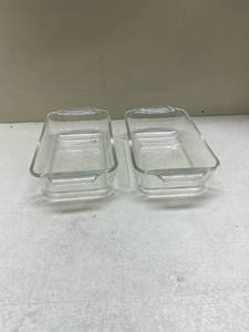 lot 572 image: Clear Glass Baking Dish Set with Handles