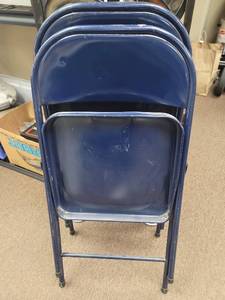 lot 3287 image: Metal Folding Chairs - Set of Blue and Gray