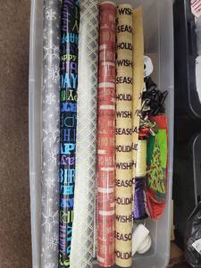 lot 3298 image: Holiday Gift Wrapping Paper Roll Bundle