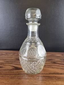 lot 3818 image: Cut Crystal Glass Decanter with Stopper