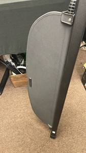 lot 3836 image: SUV tailgate cover