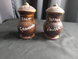 lot 2330 image: Brown Glazed Salt and Pepper Shaker Set