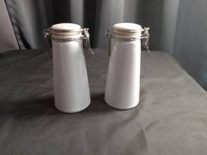 lot 2333 image: White Ceramic salt and pepper Set with Locking Lids