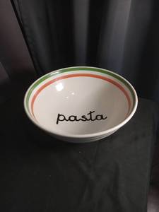 lot 3852 image: Italian Style Pasta Serving Bowl