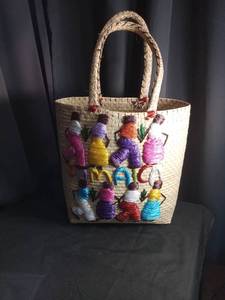 lot 3858 image: Decorative Woven Straw Market Bag with Colorful Figures