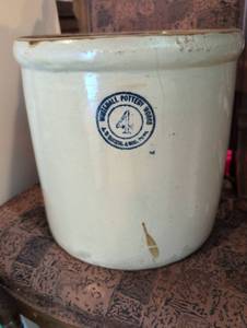 lot 2601 image: Whitehall Pottery 4 Gallon Stoneware Crock