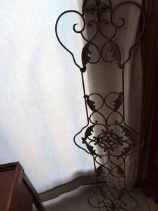 lot 2647 image: Decorative Iron Wall Sconce