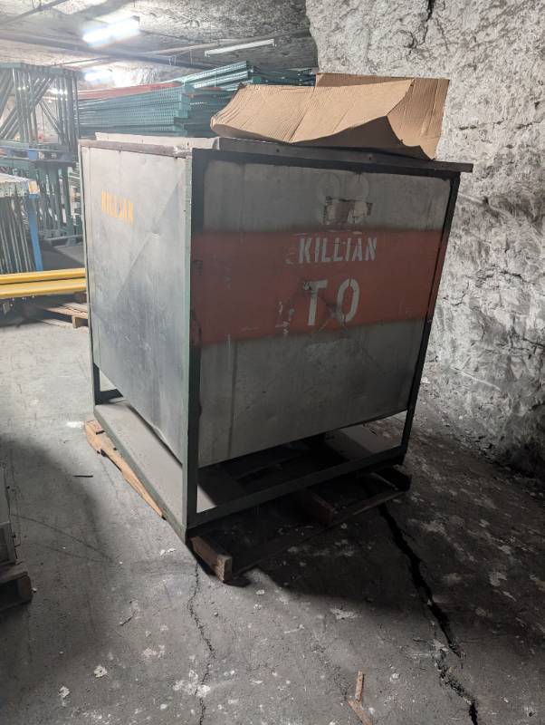 lot 1015 image: Killian Industrial Storage Cabinet