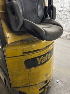 Yale Electric Forklift - Model NR needs new battery or recharge