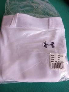 lot 9093 image: Mens Clothing Bundle Under Armour Shirt Military Cargo Pants