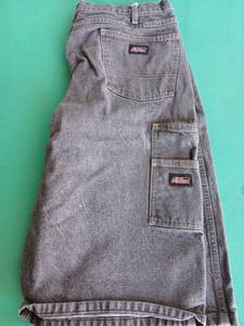 lot 9094 image: Mixed Lot of Mens Pants - Work Jeans and Military Camo Cargo Pants