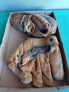 lot 9102 image: Vintage Leather Baseball Gloves Collection