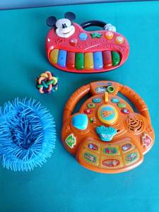 lot 9107 image: Mickey Mouse Electronic Piano and VTech Learning Toy Bundle with Sensory Toys