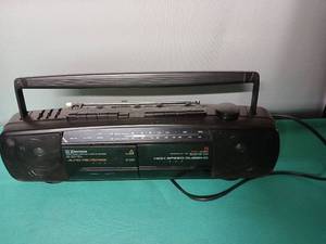 lot 9123 image: Classic Emerson AC 2350 Dual Cassette Radio Boom Box - Retail $25