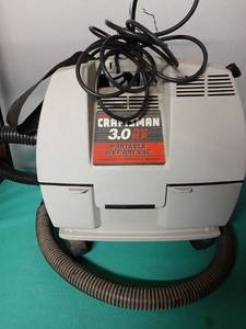 lot 9134 image: Craftsman 3.0 HP Portable WetDry Shop Vacuum - Retail $45