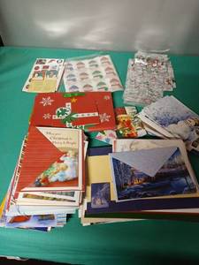 lot 9145 image: Assorted Christmas Cards and Holiday Stationery Collection - Retail $5
