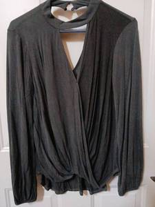lot 9155 image: Womens Long Sleeve Blouse and Top Bundle - Retail $15