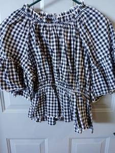 lot 9170 image: Womens Mixed Pattern Clothing Bundle - Gingham Top and Striped Garment - Retail $15