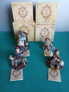 lot 9181 image: Yesterdays Child Boyds Collection Figurines Set of 2 with Original Boxes - Retail $25