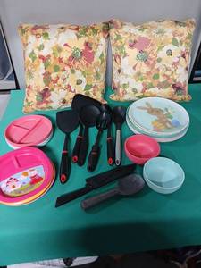 lot 9194 image: Mixed Household Kitchen and Home Items Bundle - Retail $15