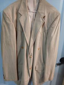 lot 9199 image: Brad Whitney Mens Wool Suit Jacket with Brown Leather Buttons - Retail $25