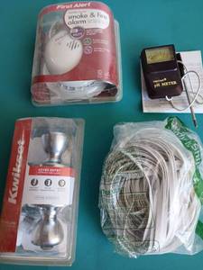 lot 9216 image: Mixed Home Items Lot - Smoke Alarm, pH Meter, Door Hardware, Cable - Retail $15