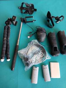 lot 9217 image: VR Gaming Accessories Bundle with Nintendo Wii Controllers - Retail $45