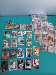 lot 9221 image: Sports Trading Card Collection Mixed Lot Football Baseball Basketball Hockey - Retail $25