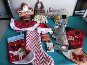 lot 9241 image: Christmas Holiday Decoration Collection Bundle - Retail $15