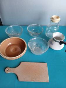 lot 9248 image: Mixed Kitchen Items Lot with Wooden Cutting Board and Stoneware Bowl - Retail $15