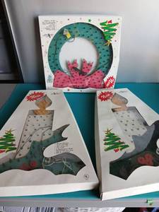lot 9259 image: Christmas Wreath and Candle Holiday Light Decorations Set - Retail $15
