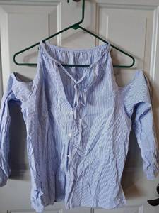 lot 9268 image: Womens Clothing Bundle - Striped Shirt and Top - Retail $15