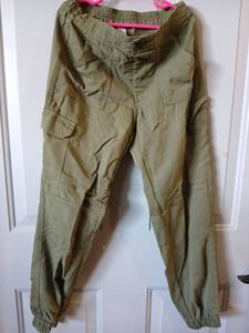 lot 9272 image: Justice Girls Size 10 Clothing Bundle - Cargo Pants and Colorful Leggings - Retail $15