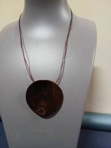 lot 9505 image: Mixed Style Fashion Necklace Collection