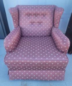 lot 6 image: Antique Chair