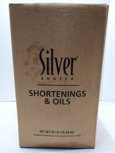 lot 3449 image: Silver Source Clear Canola Fry Oil 35 LB Professional Deep Frying Oil