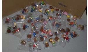 lot 4396 image: Furuta Nintendo Super Mario Bros Wii Piece Figure Collection