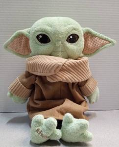 lot 3480 image: Baby Yoda Grogu Plush Toy Star Wars