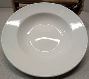 lot 3539 image: White Porcelain 9 inch bowl Set of 6