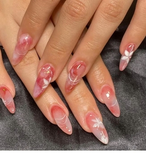 lot 4458 image: 24Pcs Press-On False Nails with Maple Leaf Gradient Design