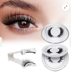 lot 4601 image: Quewel Magnetic Eyelashes with Applicator