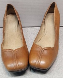 lot 4750 image: Michelle D Brown High Heels Womans size 8 -