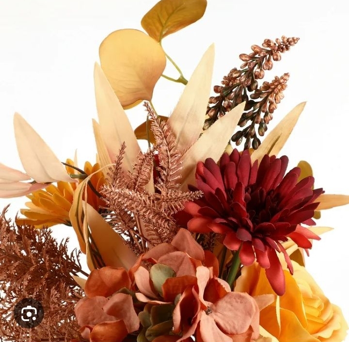 lot 4081 image: Artificial Fall Flower Arrangement Set with Autumn Leaves and Berries