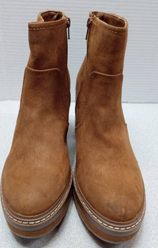 lot 4217 image: Brown Suede Platform Ankle Boots with Block Heel sun stone - Size 9