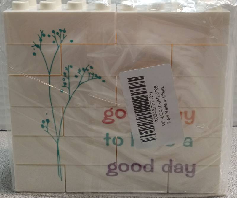 lot 4263 image: Good Day Building Block Set with Floral Design