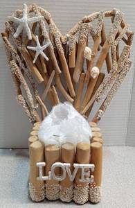 lot 5025 image: Handmade Driftwood Heart Shaped Decorative Basket with Seashells