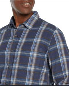 lot 4949 image: Eddie Bauer Mens Blue Plaid Flannel Shirt - Size Small