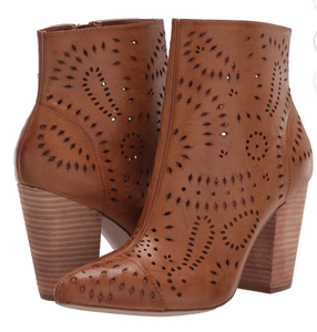 lot 5413 image: Carlos By Carlo Santana Womens Taryn Pointed Toe Ankle Fashion Boots Brown (9M)