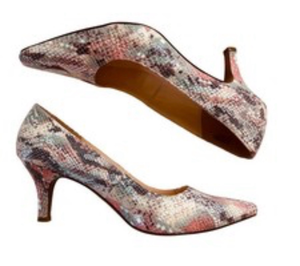 lot 5460 image: Karen Scott Clancy Closed Toe Classic Pumps, featuring a textured multicolored faux snakeskin pattern in shades of pink, mint green, white, and grey (8M)